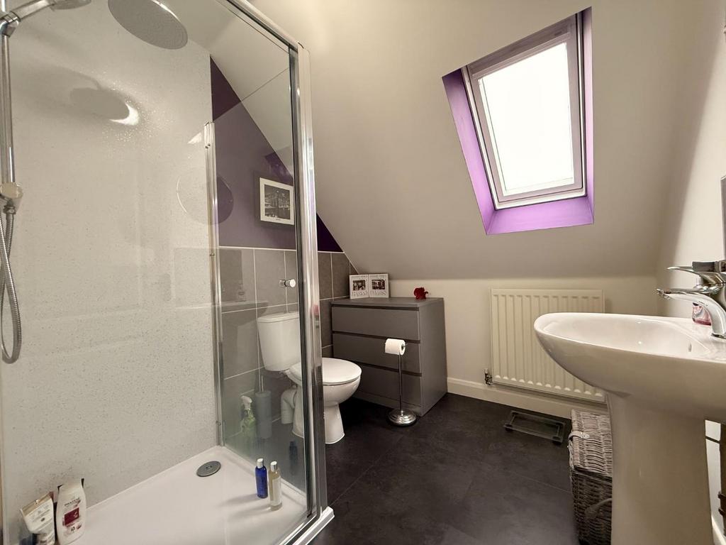 Bathroom1.JPG
