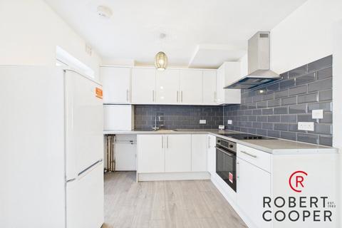2 bedroom house to rent, Royal Crescent, South Ruislip, HA4