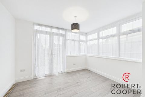 2 bedroom house to rent, Royal Crescent, South Ruislip, HA4