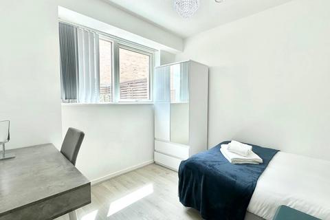3 bedroom apartment for sale, Peto Street North, London E16