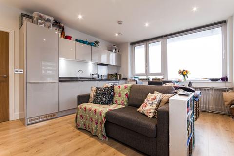 2 bedroom flat to rent, Ringside, High Street, Bracknell, RG12