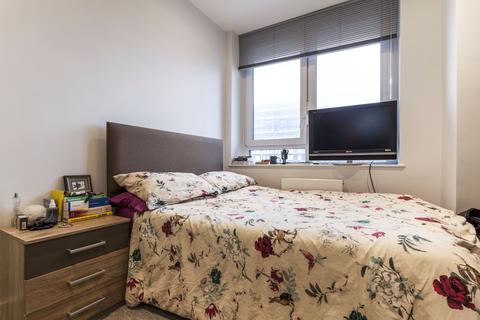 2 bedroom flat to rent, Ringside, High Street, Bracknell, RG12