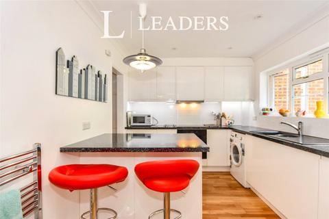 3 bedroom terraced house to rent, St Ives Gardens, BH2