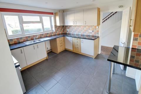 5 bedroom detached house to rent, Ledbury Road, Peterborough PE3