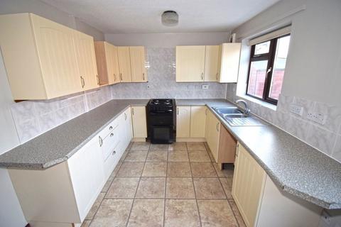 3 bedroom semi-detached house to rent, Porters Mill Close, Leominster