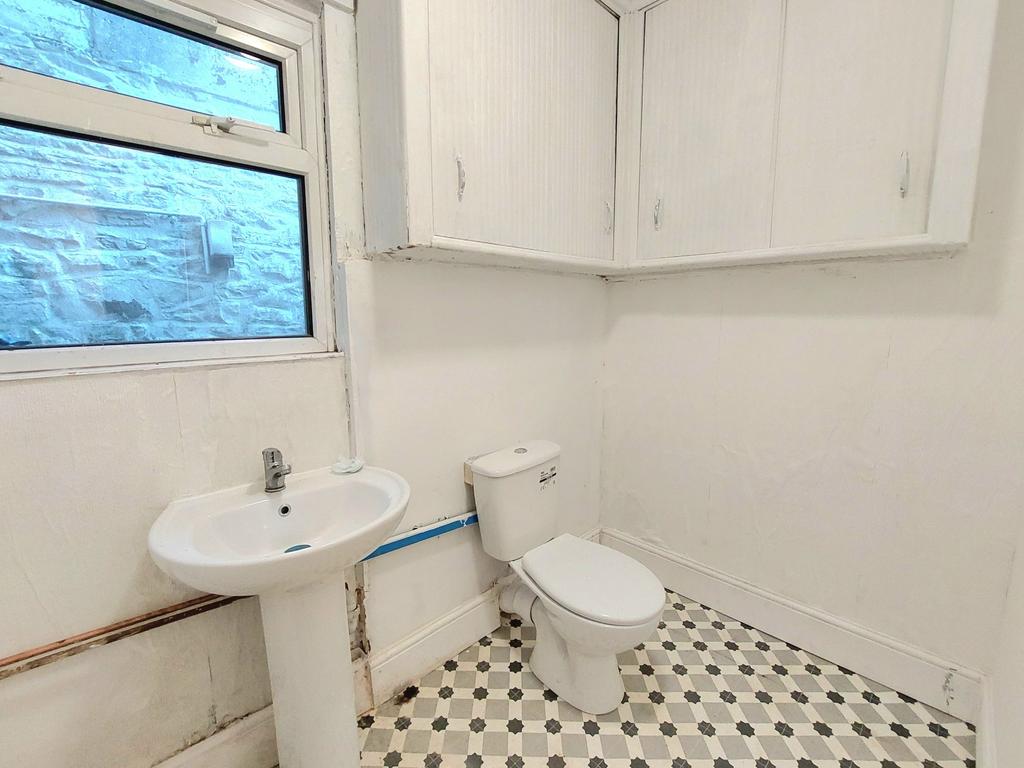 Ground Floor Wc