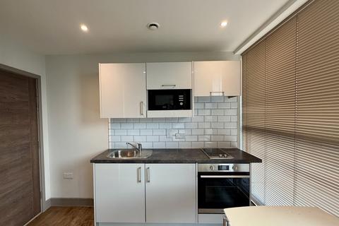 Studio to rent, Week Street