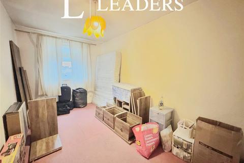 2 bedroom flat to rent, Park Court, Langer Road, Felixstowe, IP11