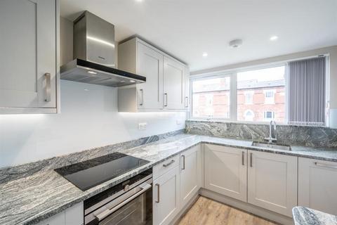 1 bedroom flat to rent, Lonsdale Court, Serpentine Road, Harborne, Birmingham, B17 9RF
