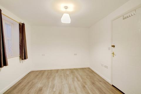 2 bedroom apartment to rent, Scholars Walk, Slough SL3