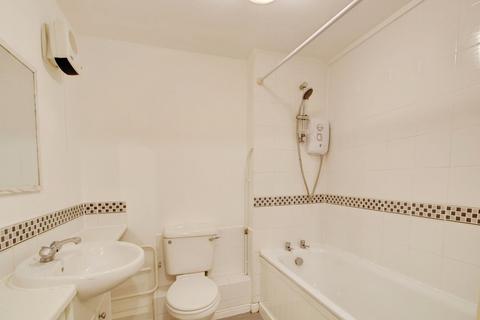 2 bedroom apartment to rent, Scholars Walk, Slough SL3