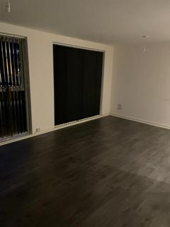 2 bedroom flat to rent, Green View, Salford M7
