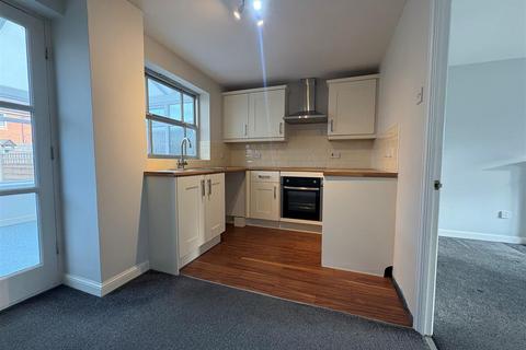 2 bedroom terraced house to rent, Hunters Row, York