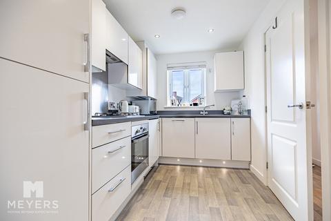 3 bedroom semi-detached house for sale, Poole BH17