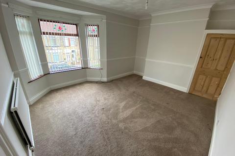 3 bedroom end of terrace house to rent, Brindley Street, Hull, HU9