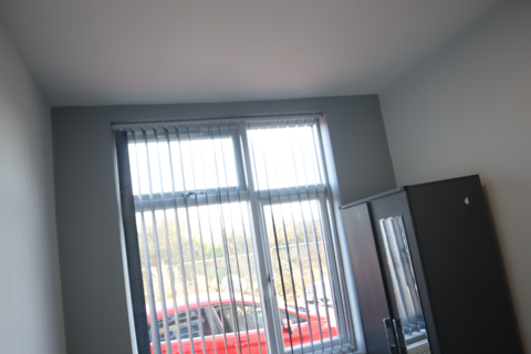 3 bedroom terraced house to rent, Western Road, Leicester LE3