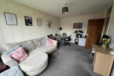 1 bedroom flat to rent, Overbury Avenue, Beckenham, BR3