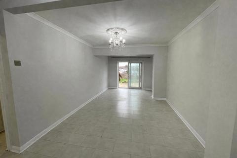 3 bedroom end of terrace house to rent, Oldstead Road, Bromley, BR1