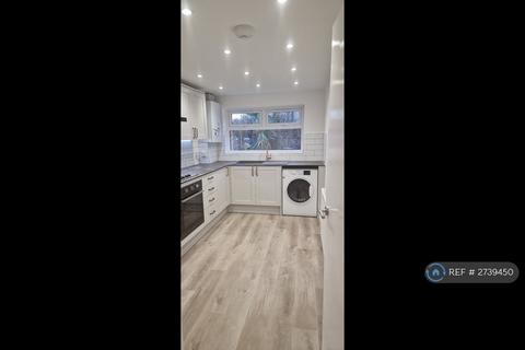 1 bedroom in a house share to rent, Clapton, London, E5