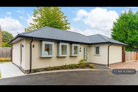 2 bedroom bungalow to rent, Spies Gardens, Halesowen, B62