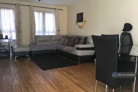 4 bedroom terraced house to rent, Rochfords Gardens, Slough, SL2