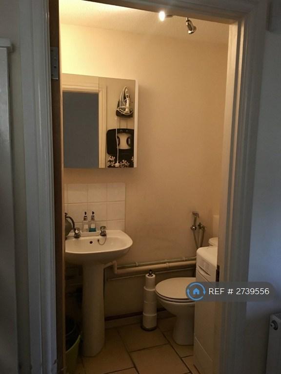 Downstairs Wc/Utility Room.