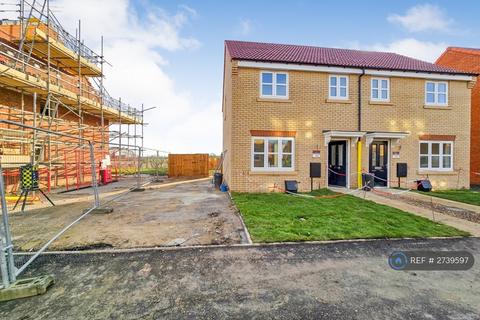 3 bedroom semi-detached house to rent, Fernwood, Nottinghamshire, NG24