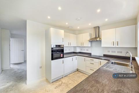 3 bedroom semi-detached house to rent, Fernwood, Nottinghamshire, NG24