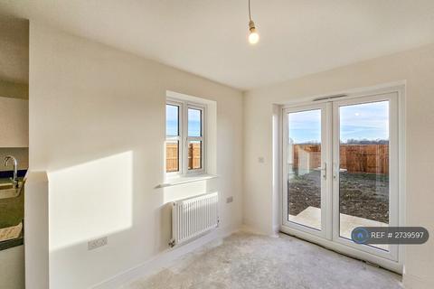 3 bedroom semi-detached house to rent, Fernwood, Nottinghamshire, NG24