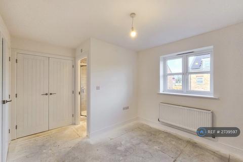 3 bedroom semi-detached house to rent, Fernwood, Nottinghamshire, NG24