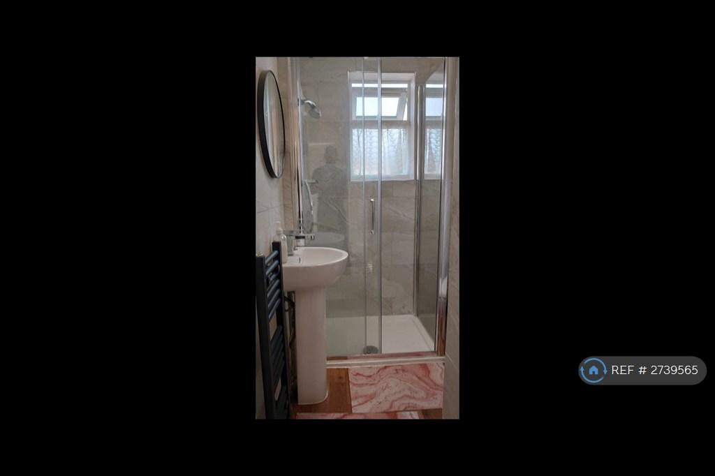 1st Floor Shower Room