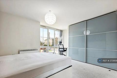 2 bedroom flat to rent, Bazalgette Court, London, W6