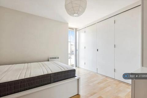 2 bedroom flat to rent, Bazalgette Court, London, W6