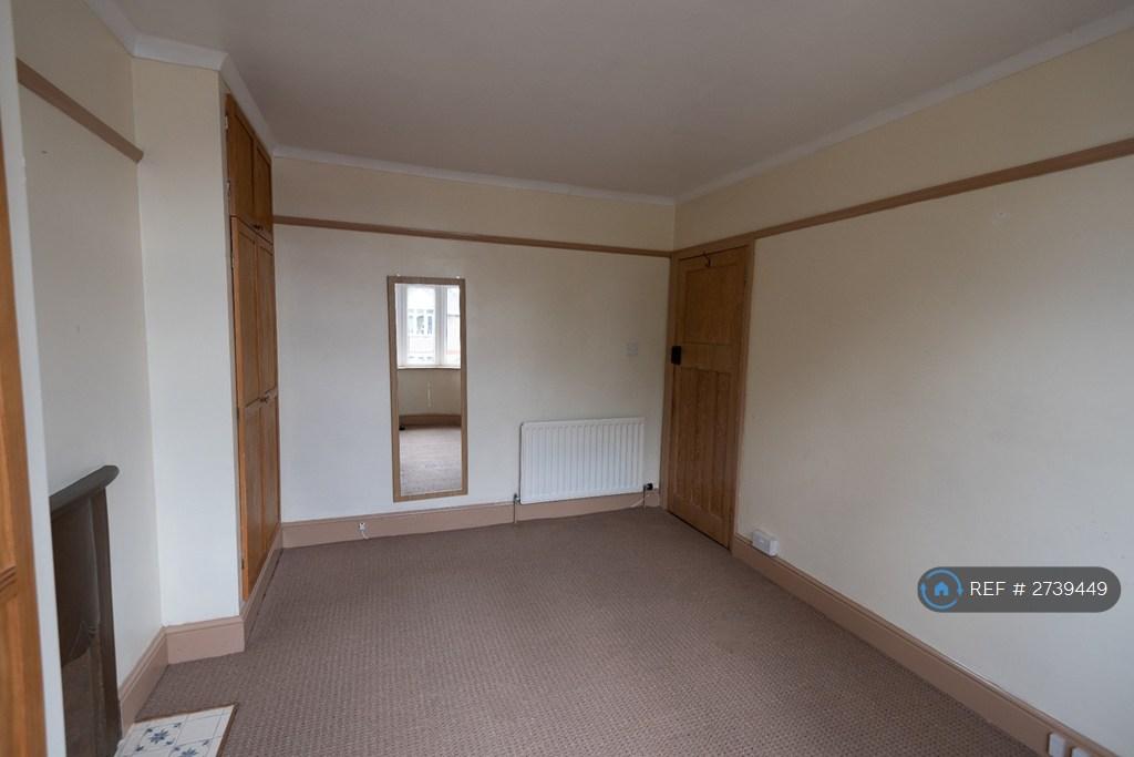 Front Bedroom Photo #2