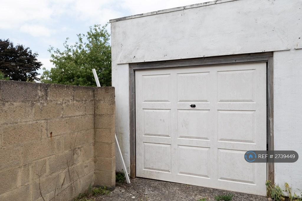 Garage Photo #1