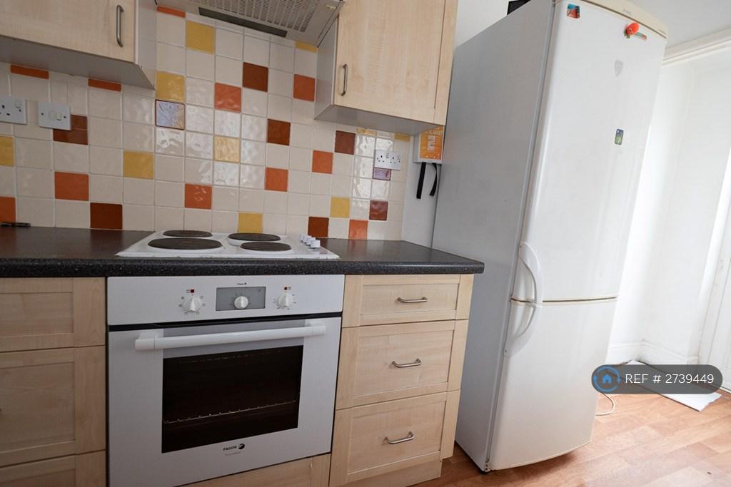 Kitchen Photo #5
