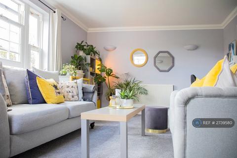 2 bedroom flat to rent, Cobb Close, Bury St. Edmunds, IP32
