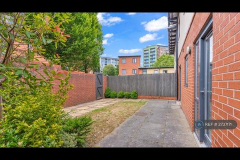 3 bedroom semi-detached house to rent, Bell Barn Road, Birmingham, B15