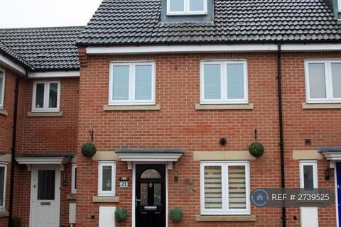 4 bedroom terraced house to rent, Richmond Gate, Hinckley, LE10