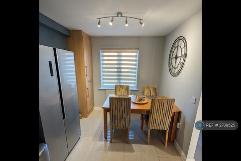 4 bedroom terraced house to rent, Richmond Gate, Hinckley, LE10