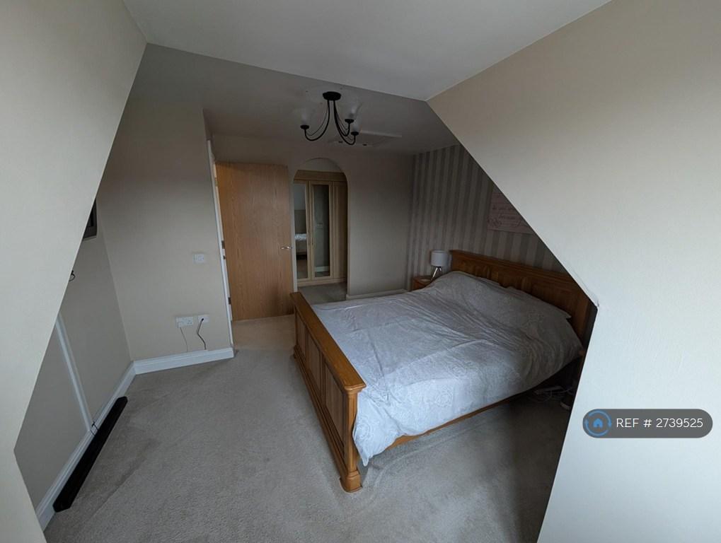 Main Bedroom(2nd Floor)