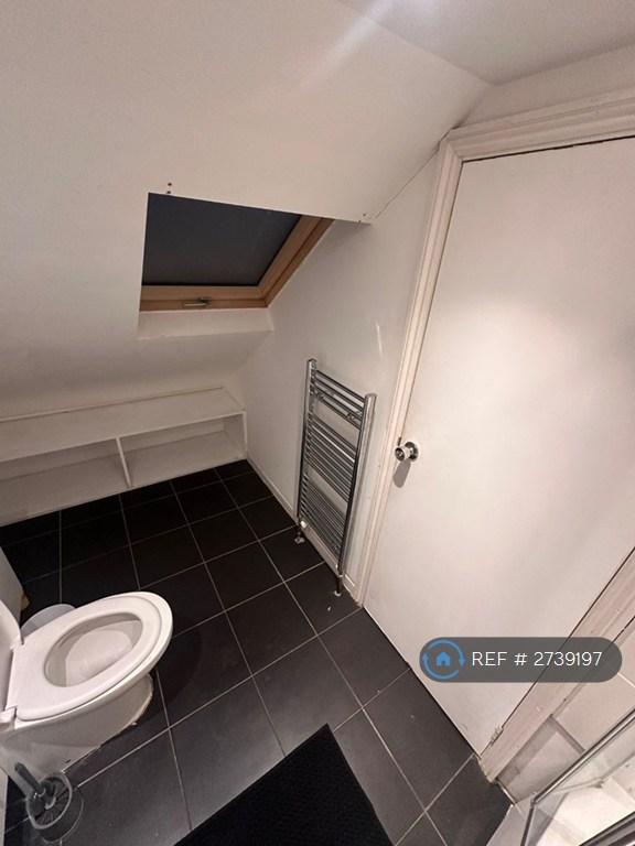 Bedroom 4 (Ensuite)
