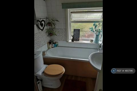 3 bedroom end of terrace house to rent, Truleigh Close, Brighton, BN2