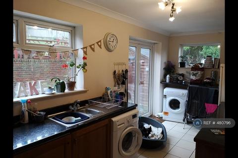 3 bedroom end of terrace house to rent, Truleigh Close, Brighton, BN2