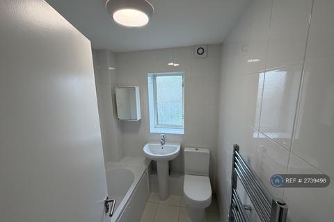 4 bedroom semi-detached house to rent, Dunlin Road, Hemel Hempstead, HP2
