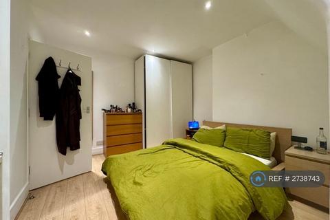 1 bedroom flat to rent, Tooting High Street, London, SW17