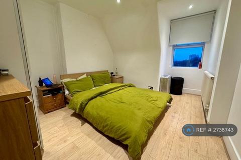 1 bedroom flat to rent, Tooting High Street, London, SW17