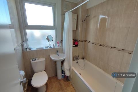 1 bedroom flat to rent, Tooting High Street, London, SW17