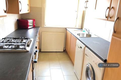 2 bedroom flat to rent, Claverhouse Drive, Edinburgh, EH16