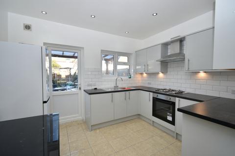 undefined, Greenford, UB6